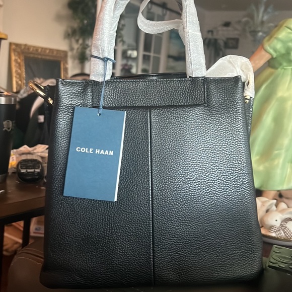 44 Cole Haan bucket bag - Picture 5 of 15